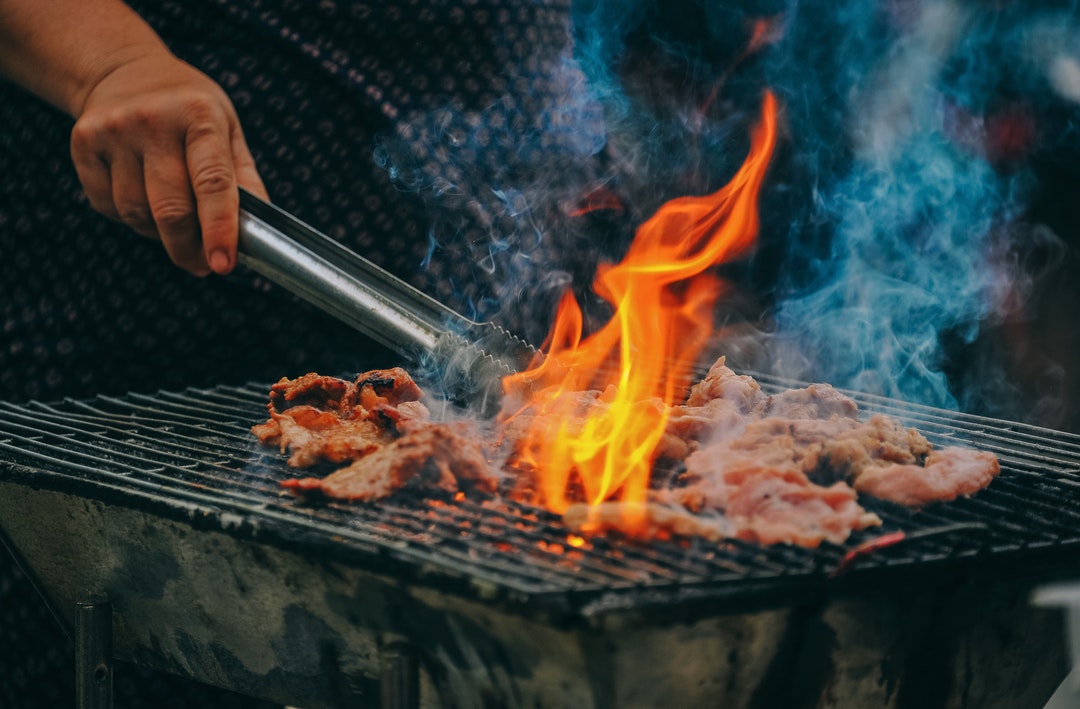 Comment choisir les morceaux de viande parfaits pour votre barbecue